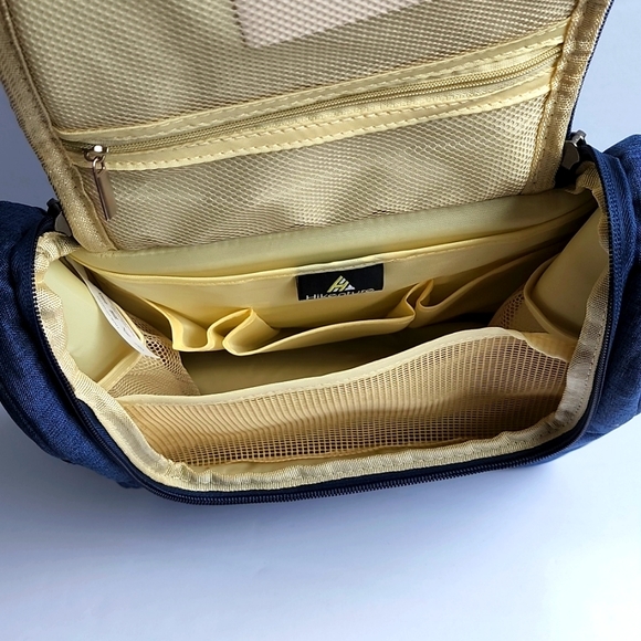 Hikenture Blue Travel Bag/Organizer - Picture 8 of 12